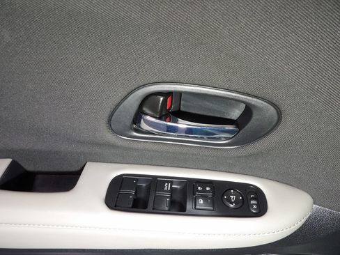 Used 2020 Honda HR-V LX image 7