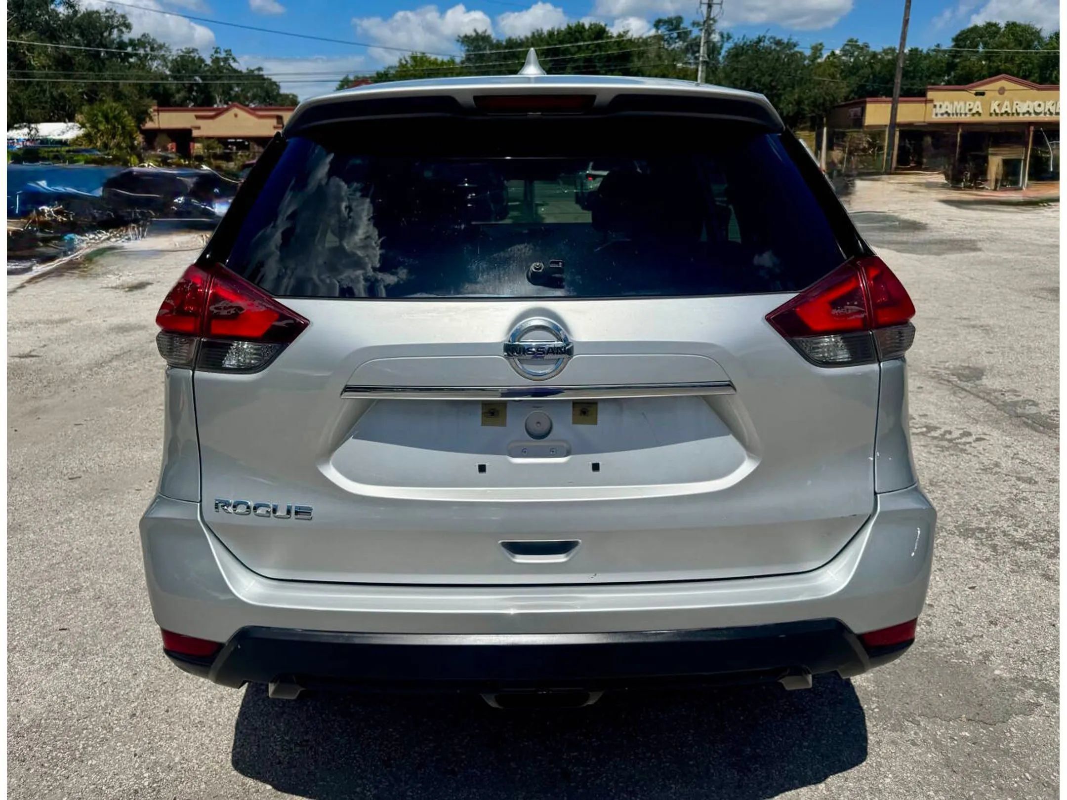 Used 2020 Nissan Rogue S FWD image 9