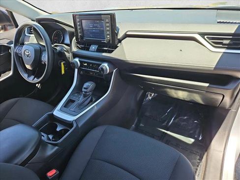 Used 2021 Toyota RAV4 LE w/ Carpet Mat Package (TMS) FWD image 26