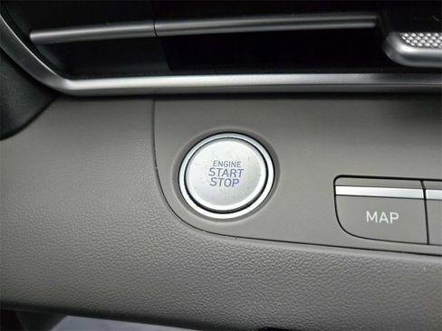 Used 2023 Hyundai Elantra SEL w/ Convenience Package image 32