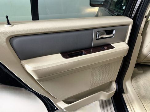 Used 2013 Ford Expedition XLT RWD image 24