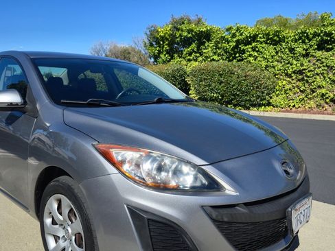 Used 2011 MAZDA MAZDA3 i Sport FWD image 3