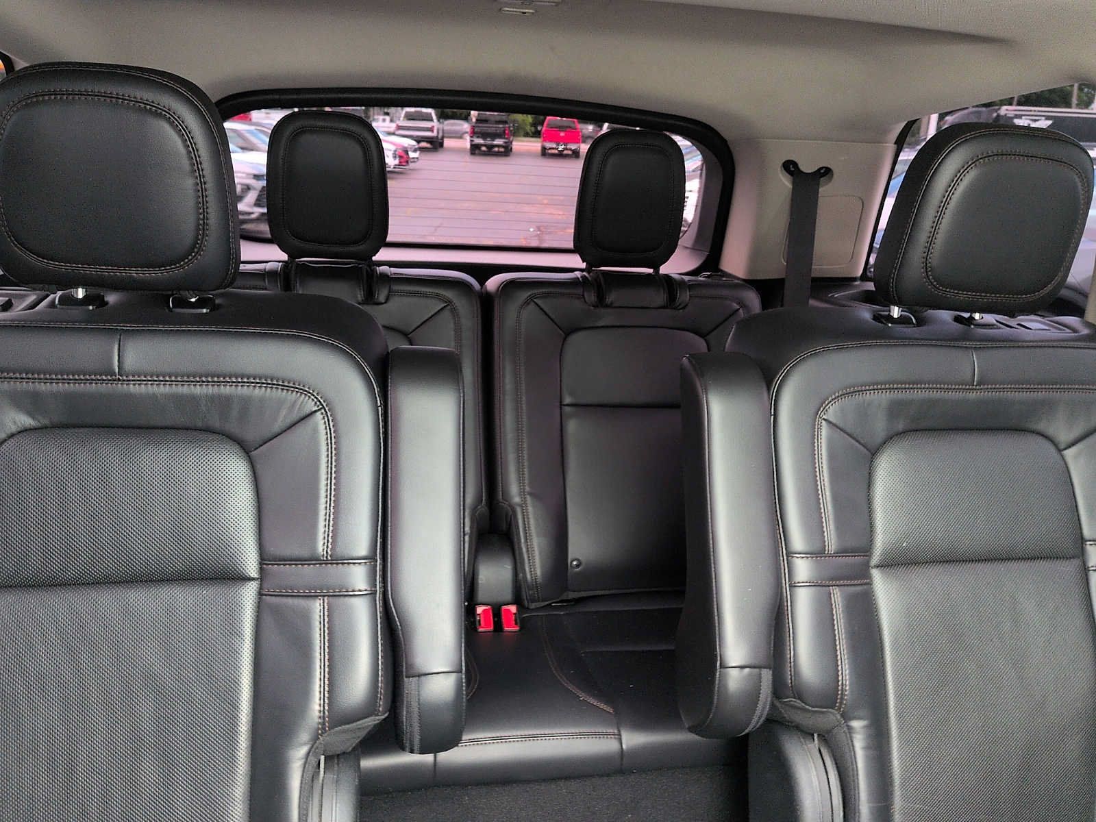 Used 2020 Lincoln Aviator Reserve w/ Equipment Group 202A AWD/4WD image 11