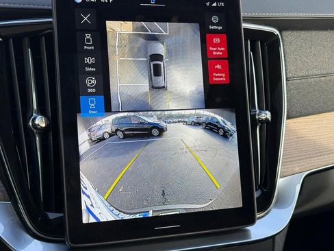 Used 2025 Volvo XC90 B5 Plus image 21