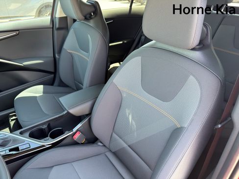 New 2026 Kia Niro LX FWD image 10