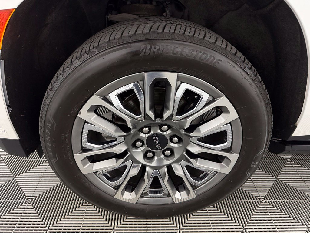 Used 2023 GMC Yukon Denali Ultimate AWD/4WD image 11