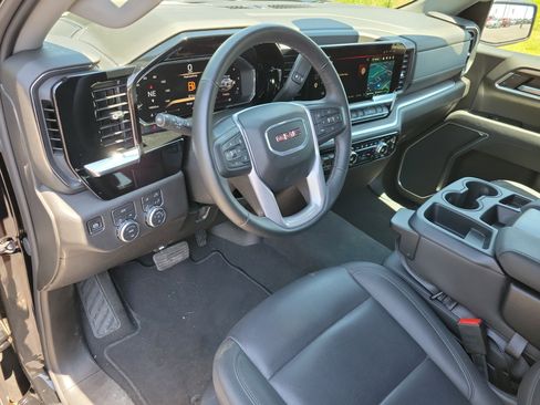 Used 2026 GMC Sierra 1500 SLT AWD/4WD image 3