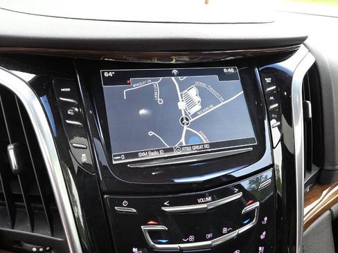 Used 2018 Cadillac Escalade ESV Premium Luxury AWD/4WD image 52