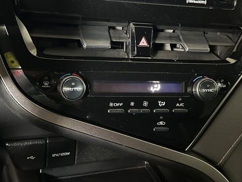 Used 2022 Toyota Camry SE FWD image 24