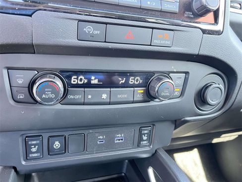 Used 2024 Nissan Frontier SL image 20