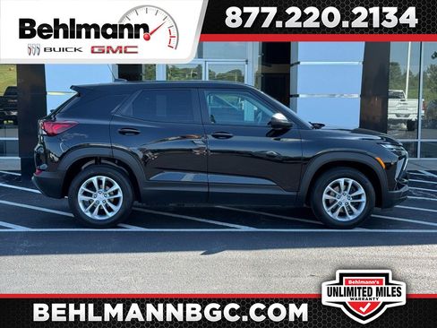 Used 2024 Chevrolet TrailBlazer LS w/ LS Convenience Package FWD image 1