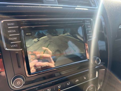 Used 2017 Volkswagen Jetta GLI image 28