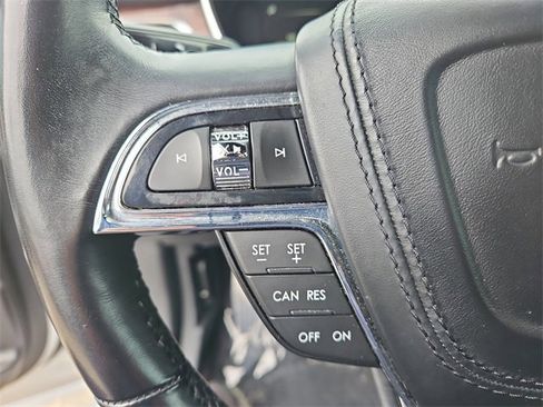 Used 2018 Lincoln Continental Reserve image 21