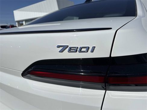 Used 2023 BMW 760i xDrive image 4