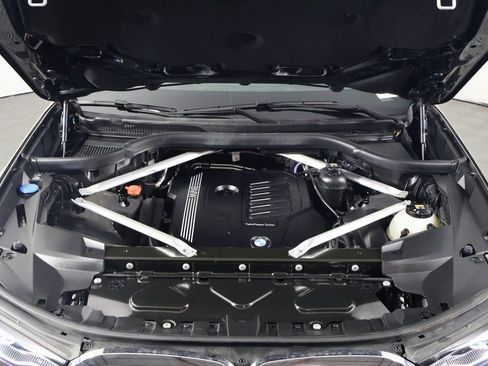 Used 2021 BMW X7 xDrive40i w/ Parking Assistance Package image 16