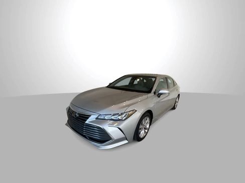 Used 2021 Toyota Avalon XLE image 4