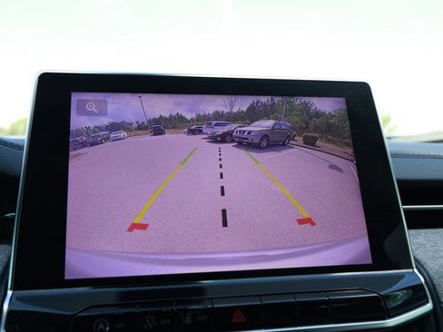 Used 2023 Jeep Compass Sport image 17