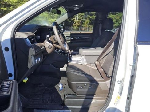 Used 2023 GMC Yukon Denali image 5