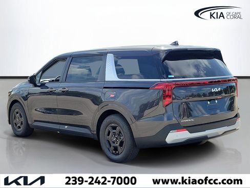 New 2026 Kia Carnival LX FWD image 4
