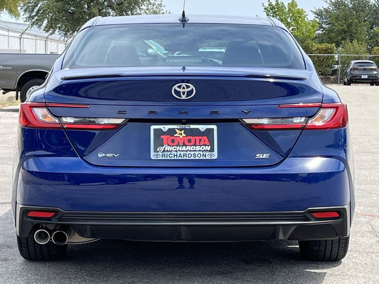 Used 2025 Toyota Camry SE FWD image 5