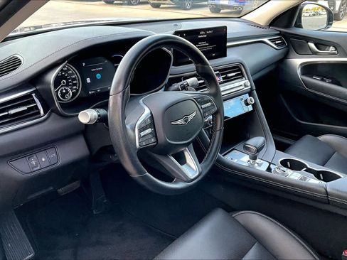 Used 2025 Genesis G70 2.5T image 16