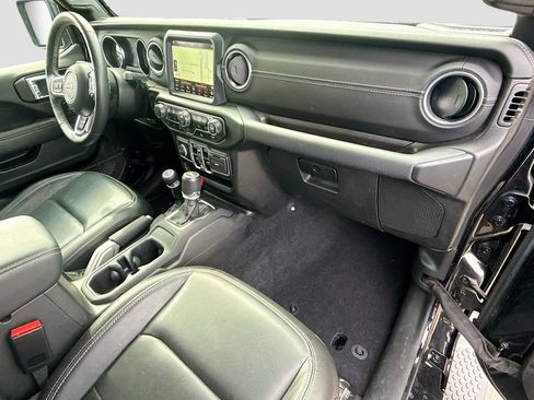 Used 2023 Jeep Wrangler Unlimited Sahara w/ Cold Weather Group AWD/4WD image 33