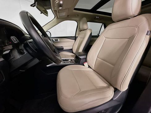 Used 2020 Ford Explorer XLT w/ Equipment Group 202A image 12