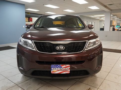 Used 2014 Kia Sorento LX image 16