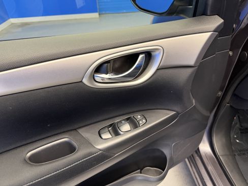 Used 2015 Nissan Sentra SV FWD image 10