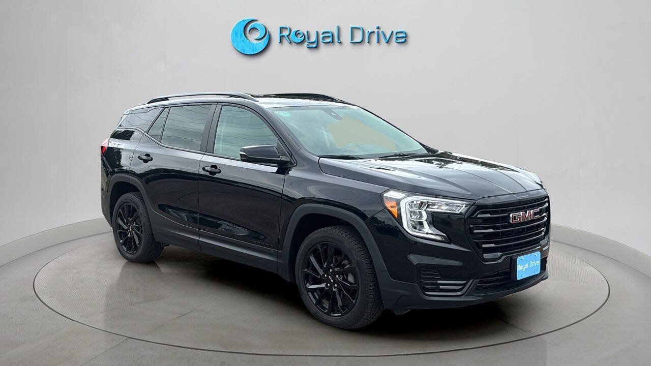 Used 2023 GMC Terrain SLE w/ Driver Convenience Package AWD/4WD image 8