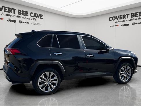 Used 2022 Toyota RAV4 Limited image 10