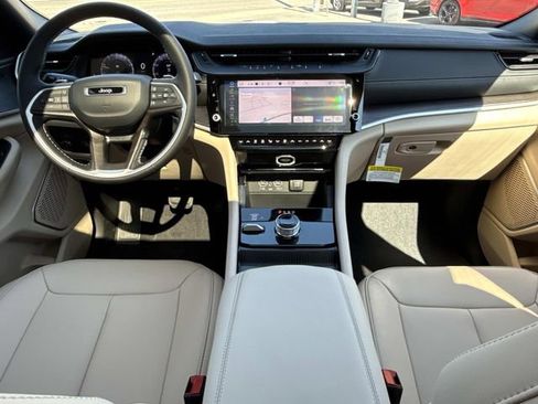 New 2026 Jeep Grand Cherokee Limited image 3