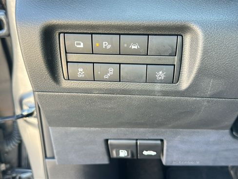 Used 2021 Nissan Kicks S FWD image 13