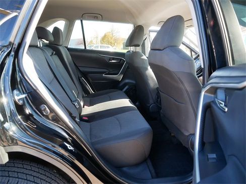 Used 2020 Toyota RAV4 XLE image 19