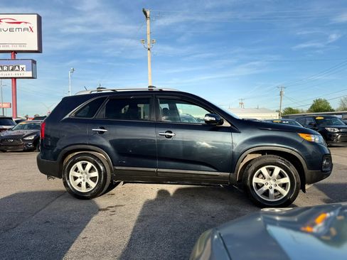 Used 2012 Kia Sorento LX w/ Convenience Pkg image 3