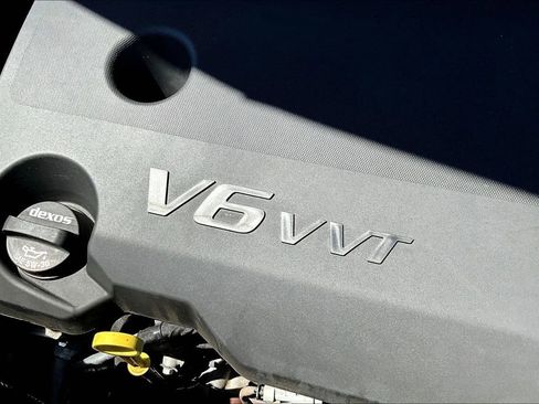 Used 2023 Chevrolet Traverse RS AWD/4WD image 29