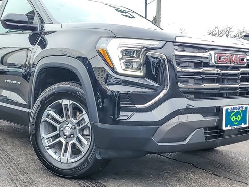 Used 2025 GMC Terrain Elevation image 2