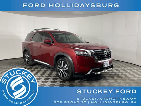 Used 2023 Nissan Pathfinder Platinum w/ Cargo Package image 1