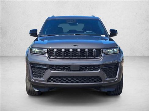 New 2026 Jeep Grand Cherokee Altitude image 6