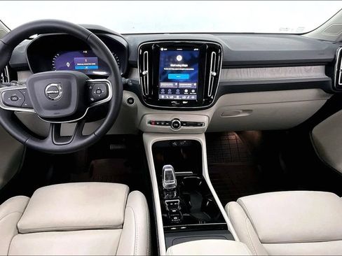 Used 2024 Volvo XC40 B5 Plus AWD/4WD image 19
