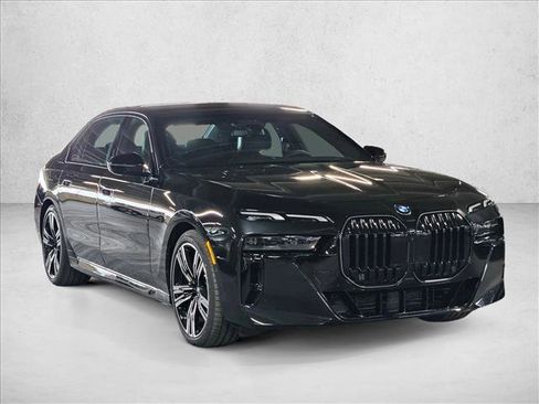 New 2025 BMW 760i xDrive image 3