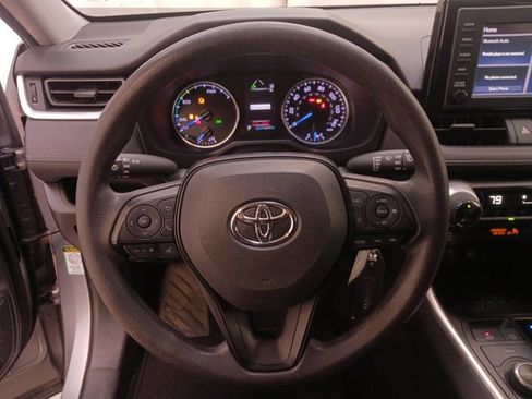 Used 2019 Toyota RAV4 LE image 15