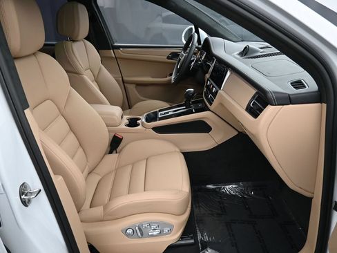 Certified 2026 Porsche Macan S AWD/4WD image 30