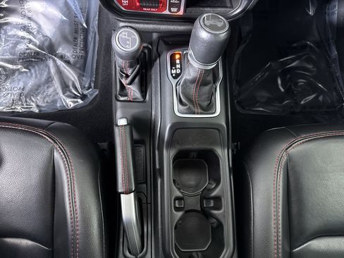 Used 2021 Jeep Wrangler Unlimited Rubicon image 37