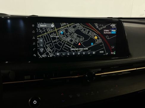 Used 2023 Nissan Ariya AWD image 17