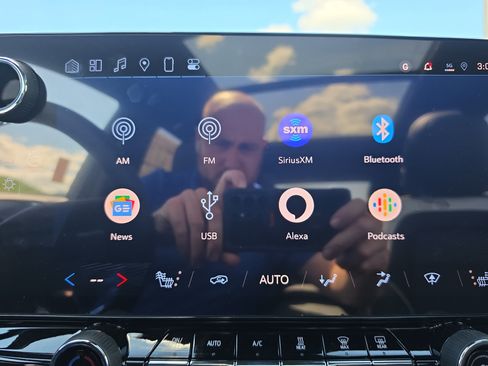 New 2025 Chevrolet Blazer EV LT AWD/4WD image 28