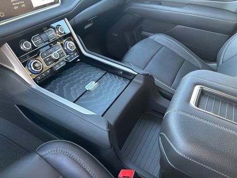 Certified 2024 GMC Yukon Denali w/ Max Trailering Package AWD/4WD image 40