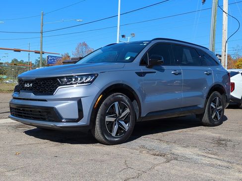 Certified 2023 Kia Sorento S w/ Panoramic Sunroof Package image 1