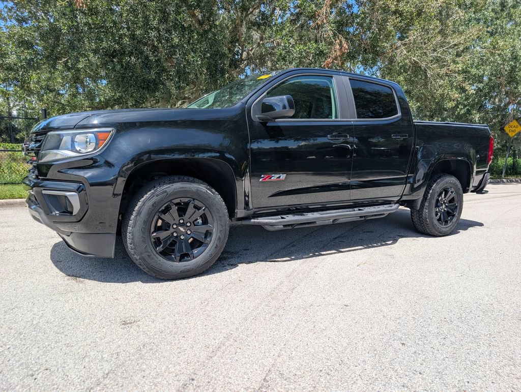 Used 2021 Chevrolet Colorado Z71 w/ Z71 Midnight Edition RWD image 3