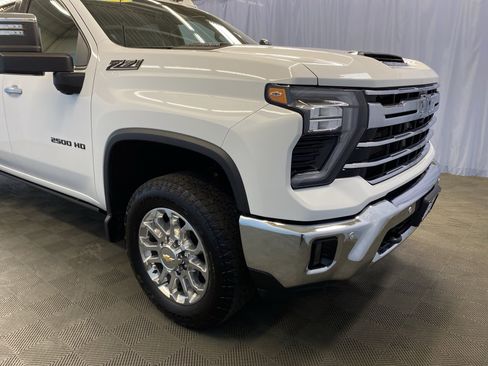 Used 2024 Chevrolet Silverado 2500 LTZ w/ LTZ Convenience Package image 38